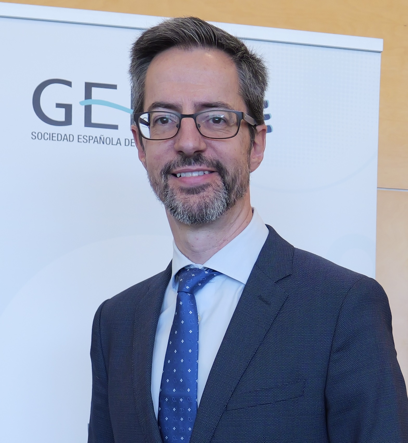 Dr. Javier Pizones Arce